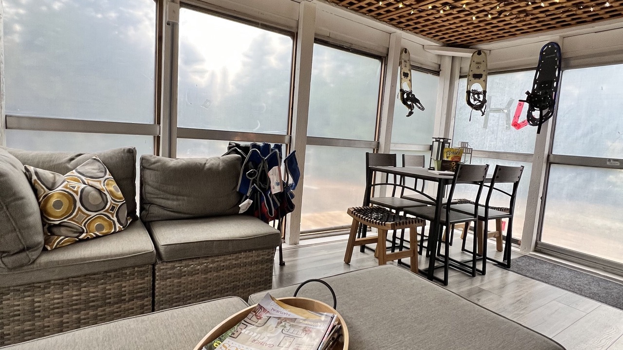 Photo of Livingroom in Miller Lake