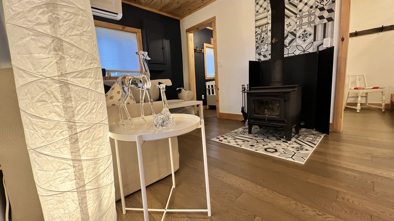 Photo of Livingroom in Miller Lake