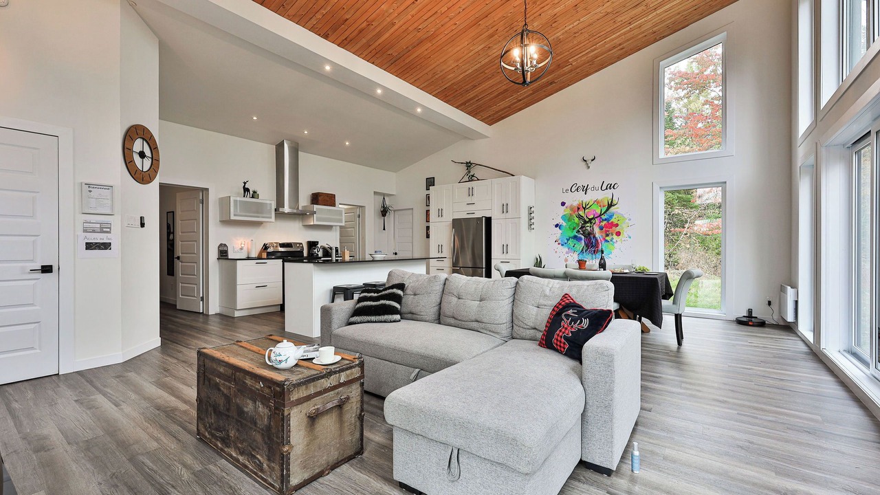 Photo of Livingroom in Saint-Joseph-de-Coleraine