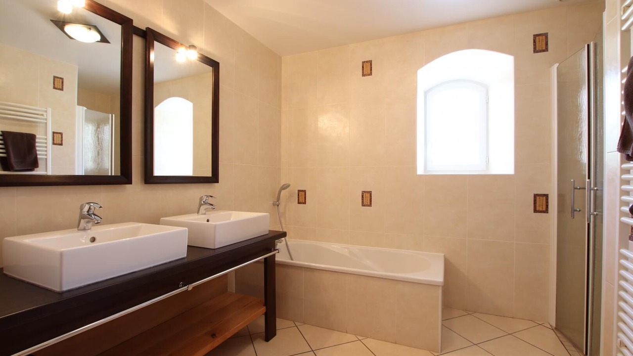 Photo of Bathroom in Osses