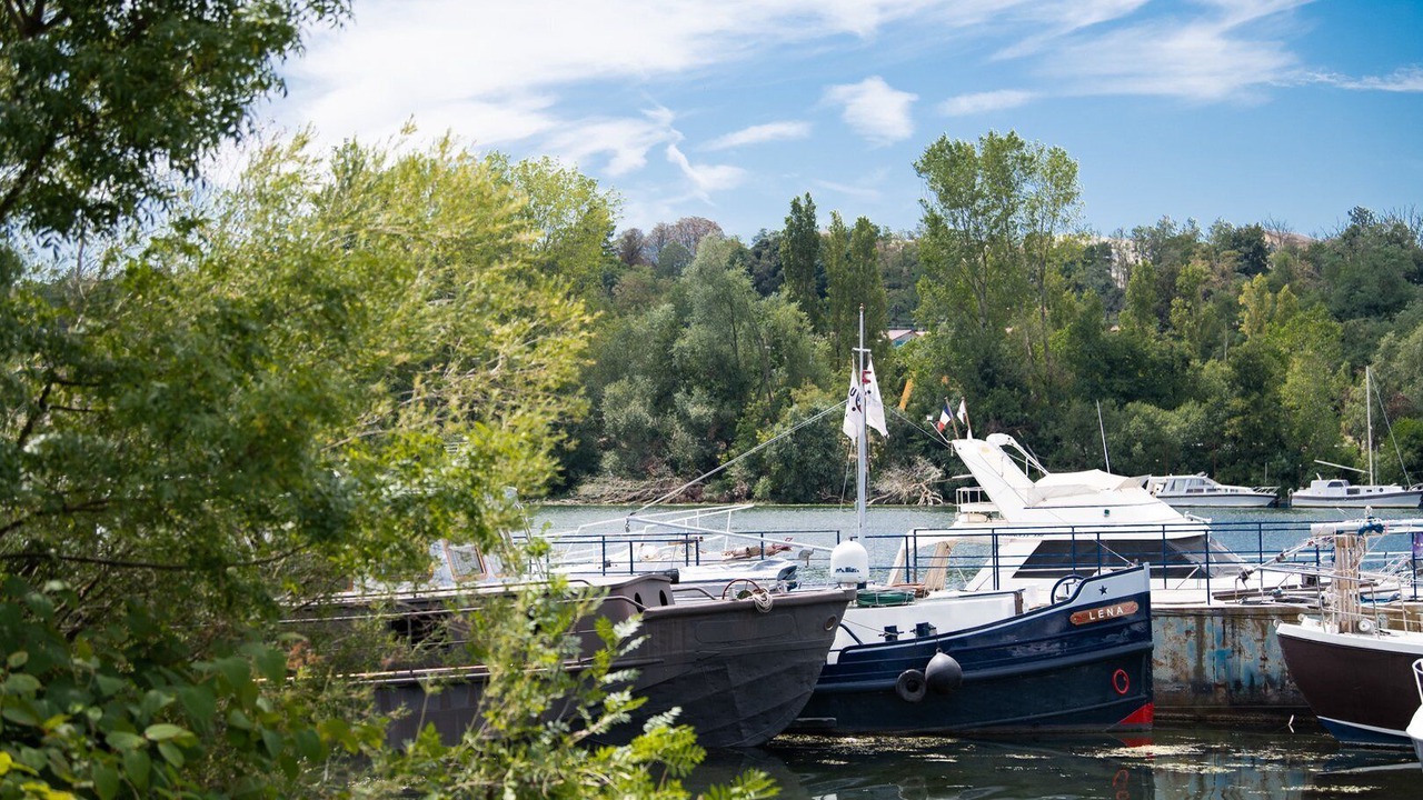 Photo of Others in Genay