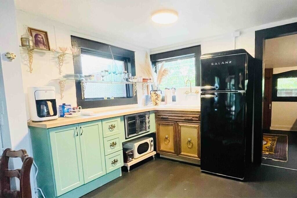 Photo of Kitchen in Eureka Springs Historic District