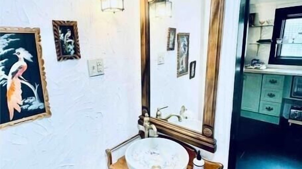 Photo of Bathroom in Eureka Springs Historic District