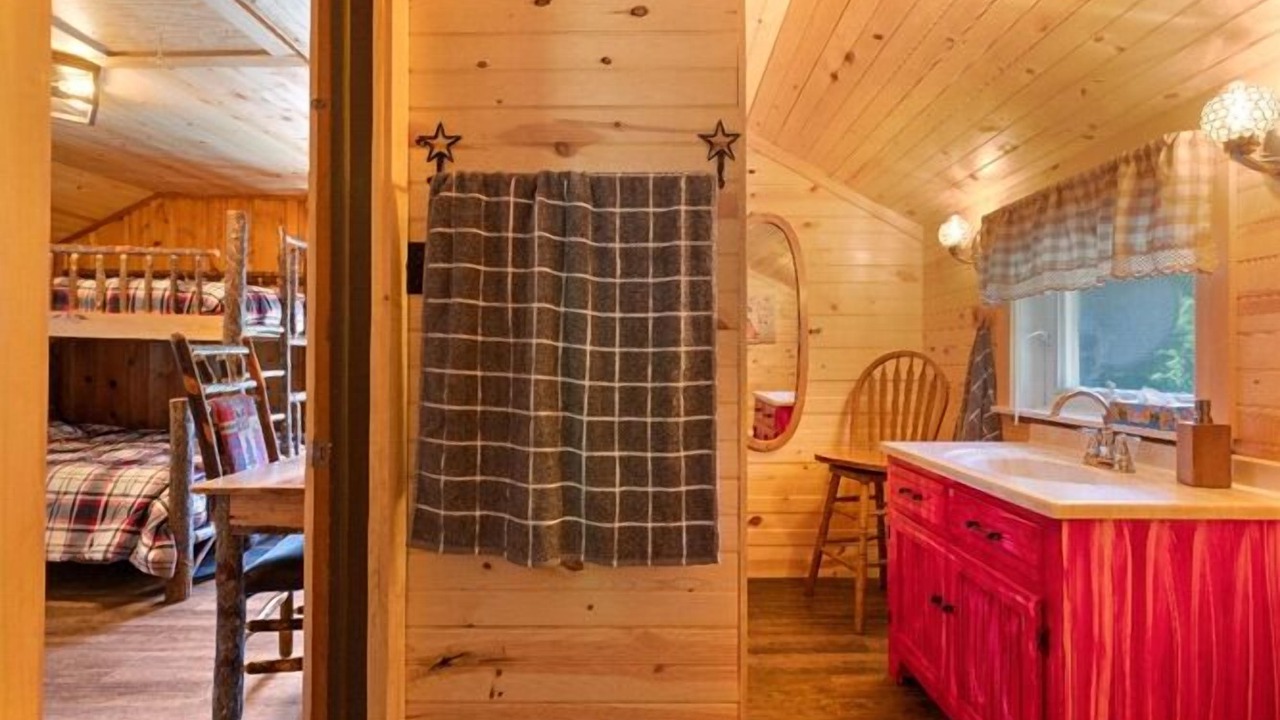 Photo of Bedroom in Holtwood