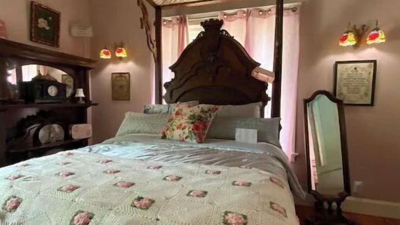 Photo of Bedroom in La Grange