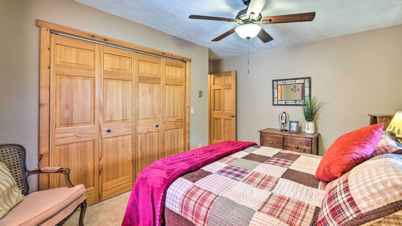 Photo of Bedroom in Slatyfork Farm