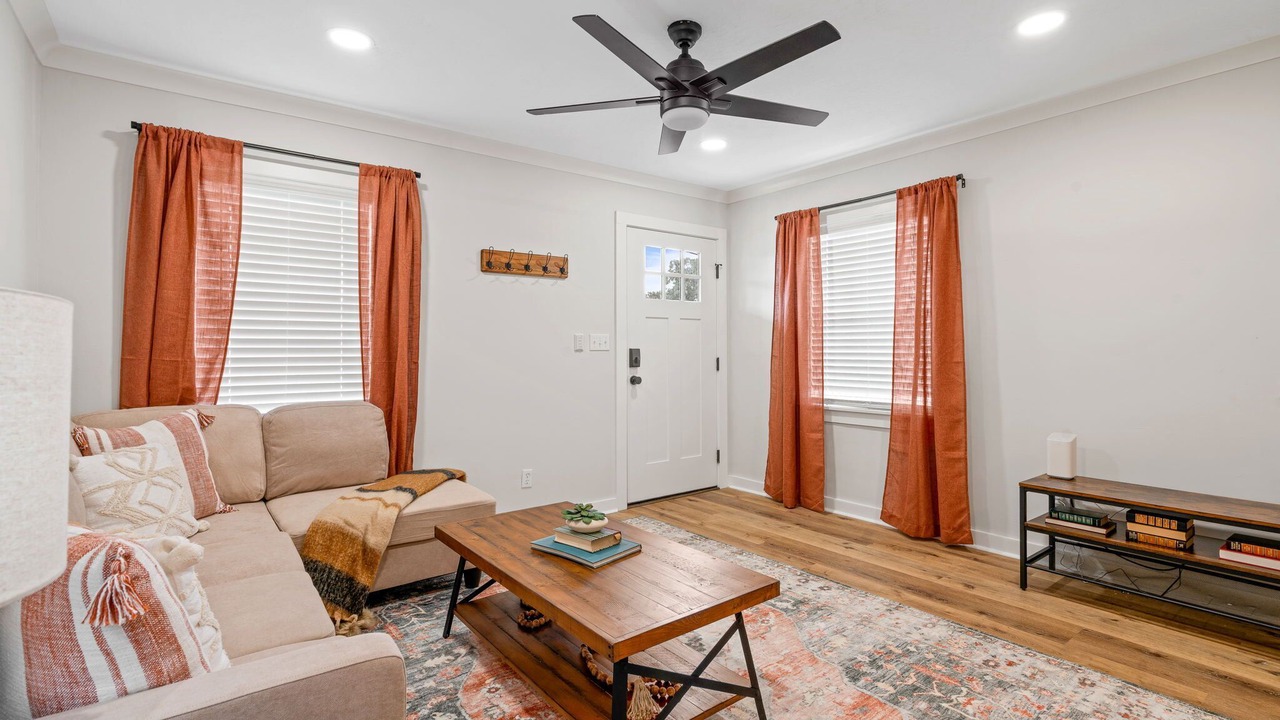 Photo of Livingroom in Laurel