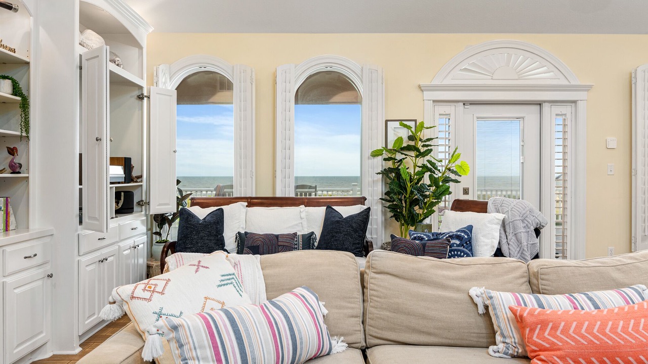 Photo of Livingroom in Crystal Beach