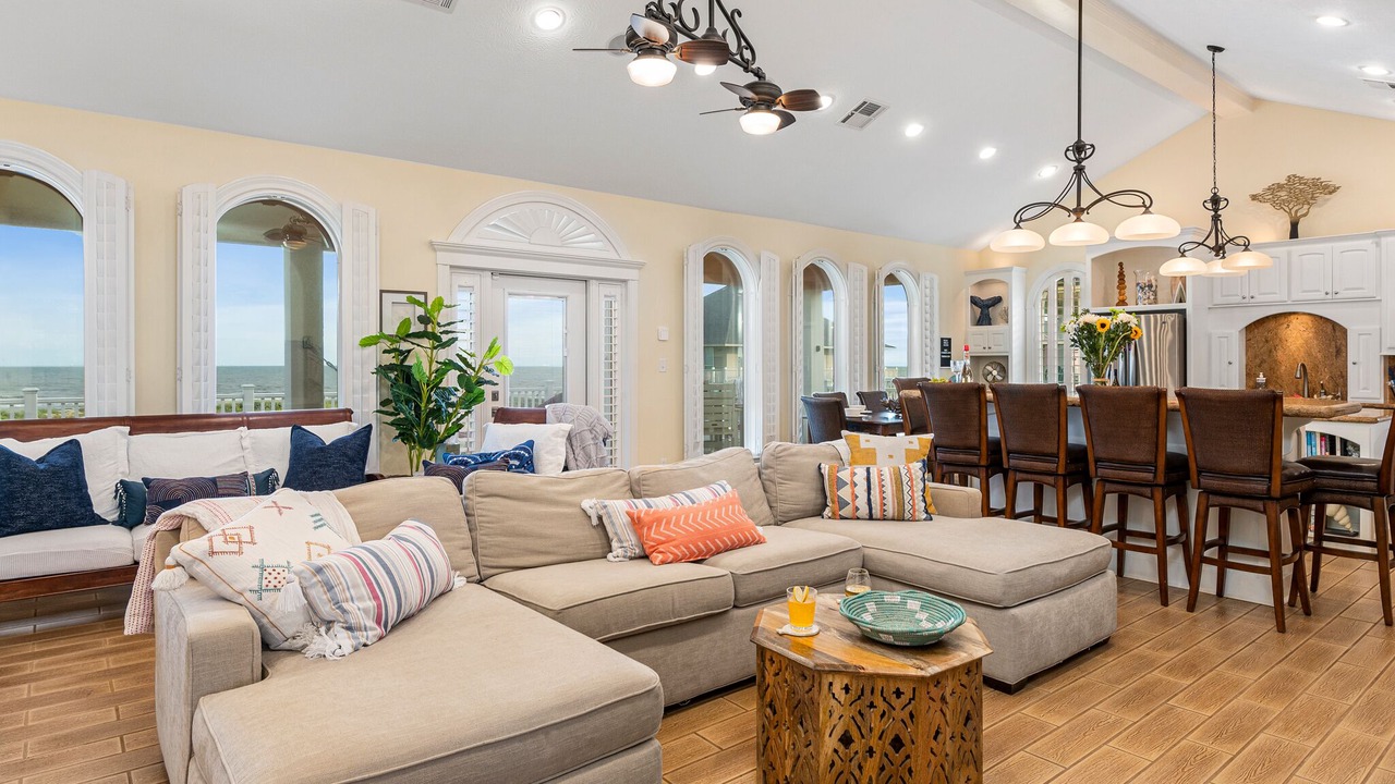 Photo of Livingroom in Crystal Beach