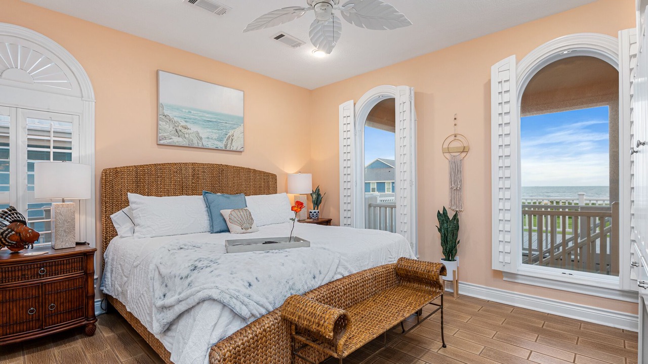 Photo of Bedroom in Crystal Beach