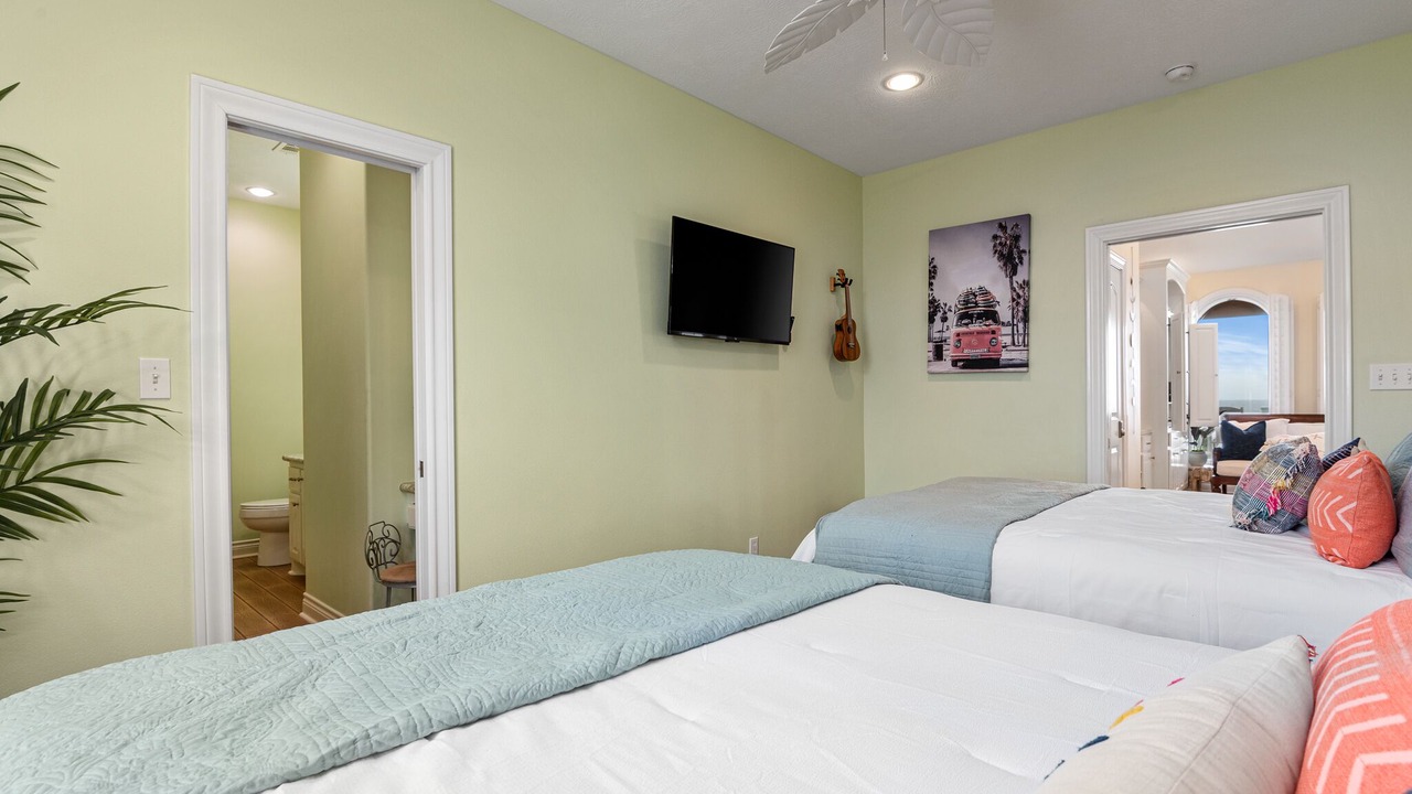 Photo of Bedroom in Crystal Beach