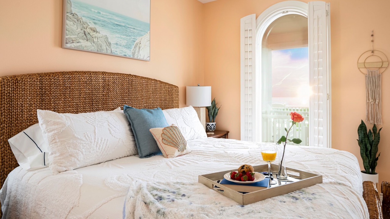 Photo of Bedroom in Crystal Beach