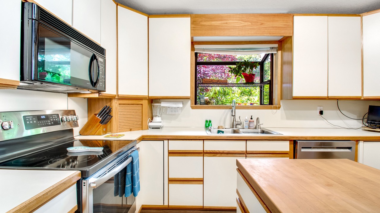 Photo of Kitchen in East Olympia