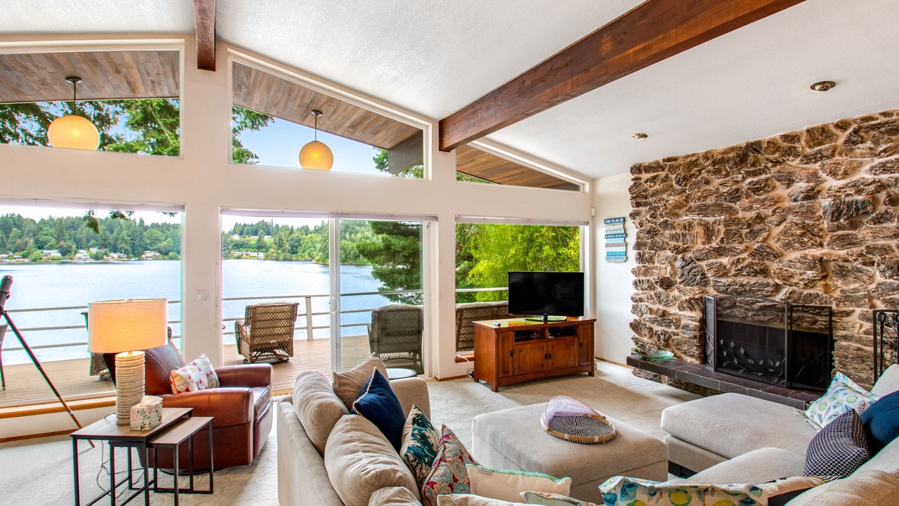 Photo of Livingroom in East Olympia