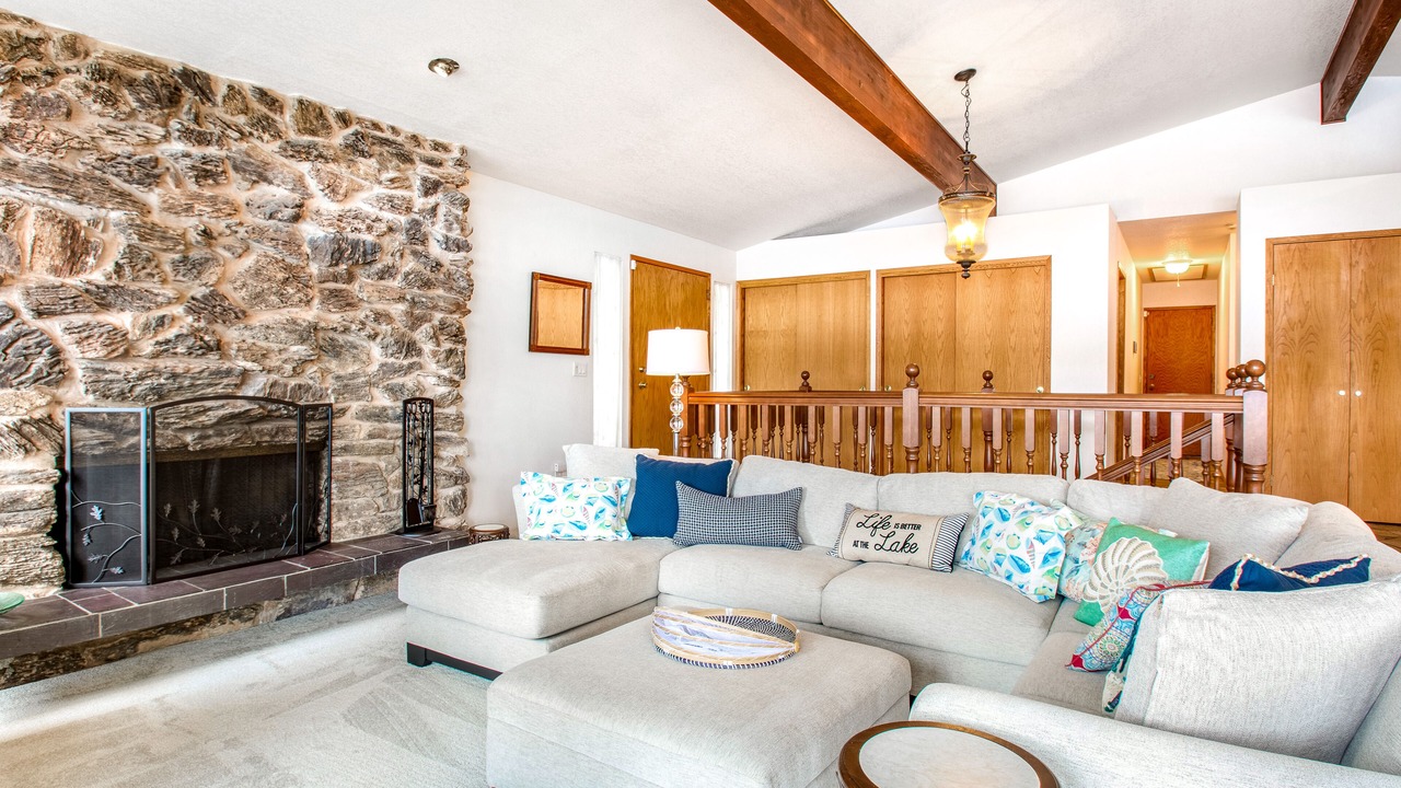 Photo of Livingroom in East Olympia