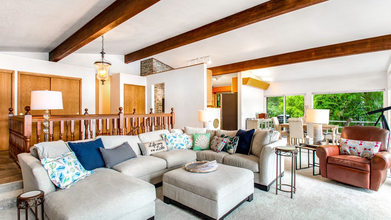 Photo of Livingroom in East Olympia