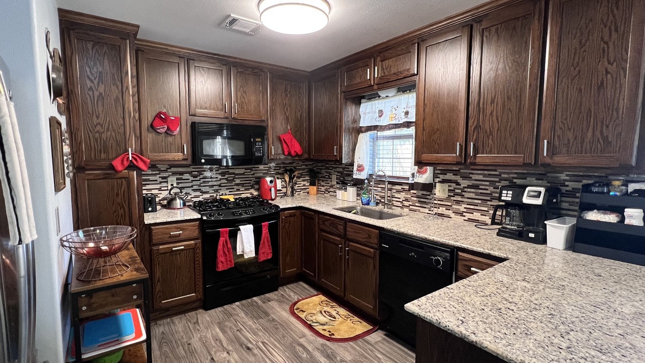Photo of Kitchen in Pecan Tree - McCullough