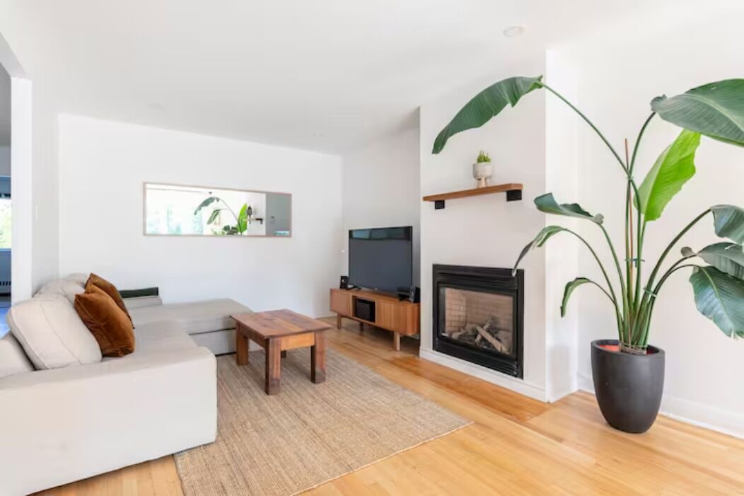 Photo of Livingroom in LaSalle
