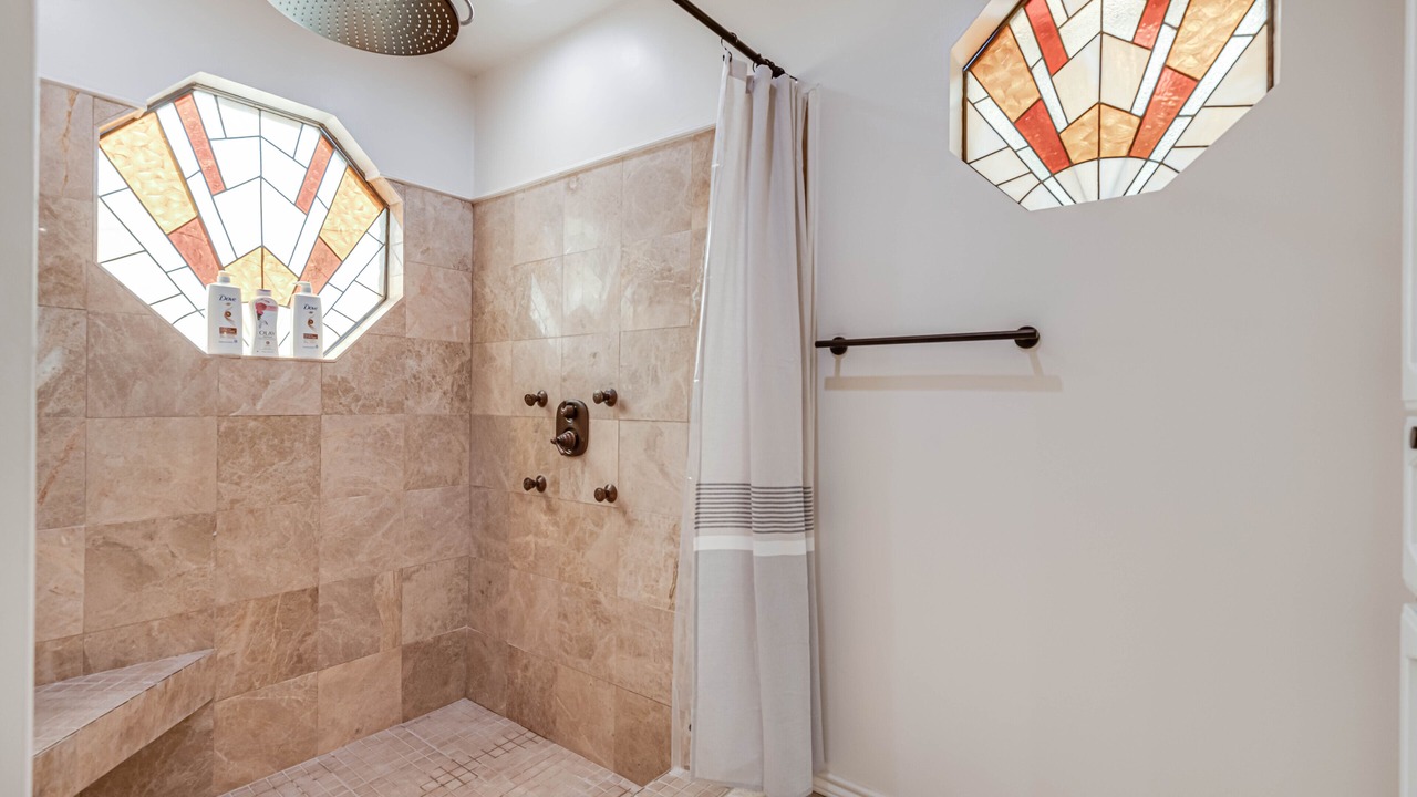 Photo of Bathroom in Oakmont Downs