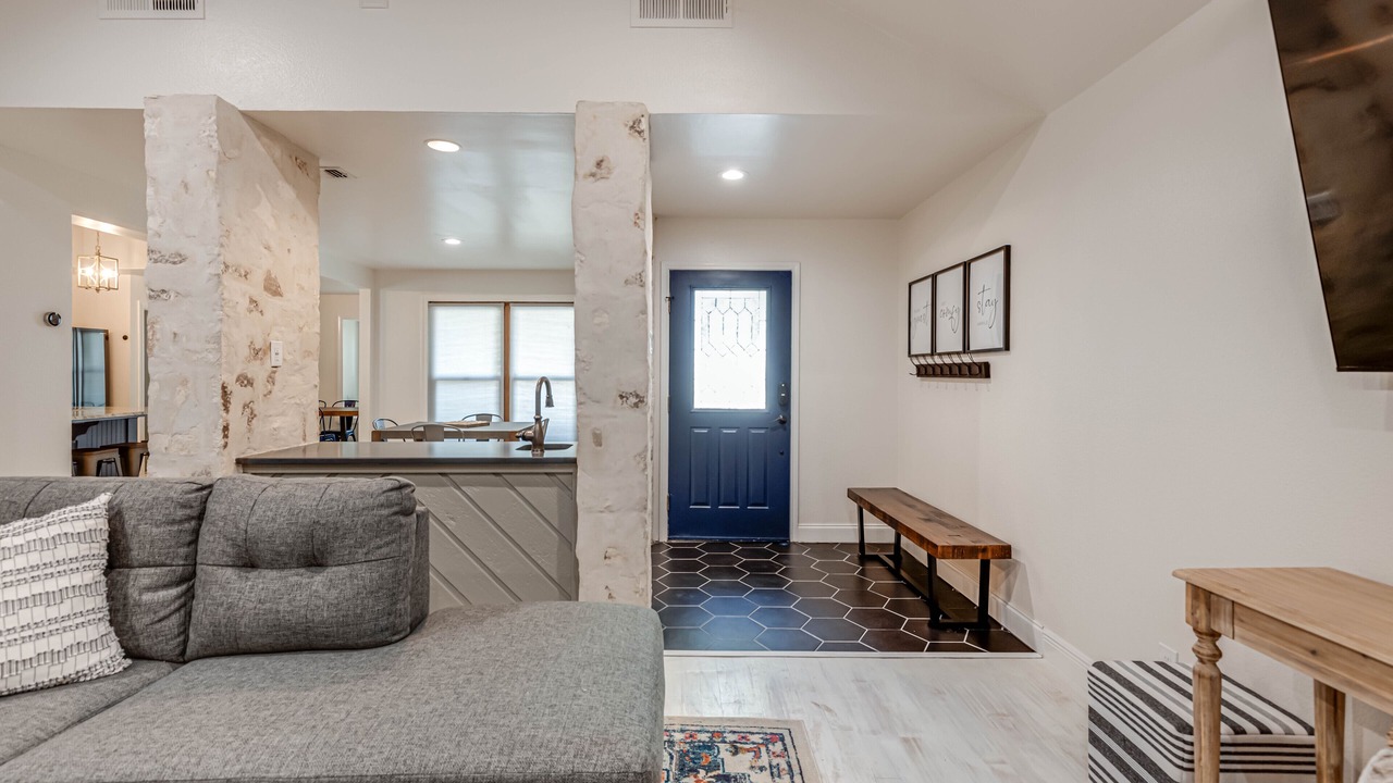 Photo of Livingroom in Oakmont Downs