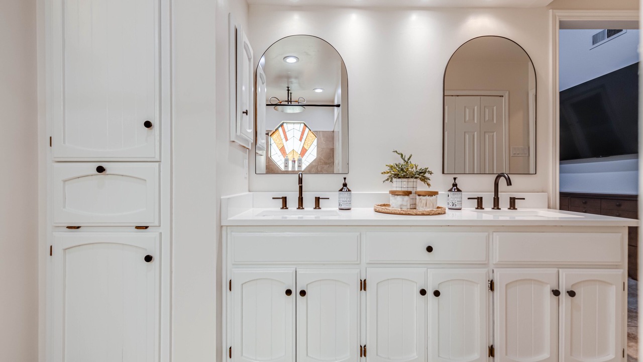 Photo of Bathroom in Oakmont Downs