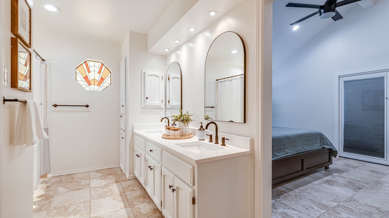 Photo of Bathroom in Oakmont Downs