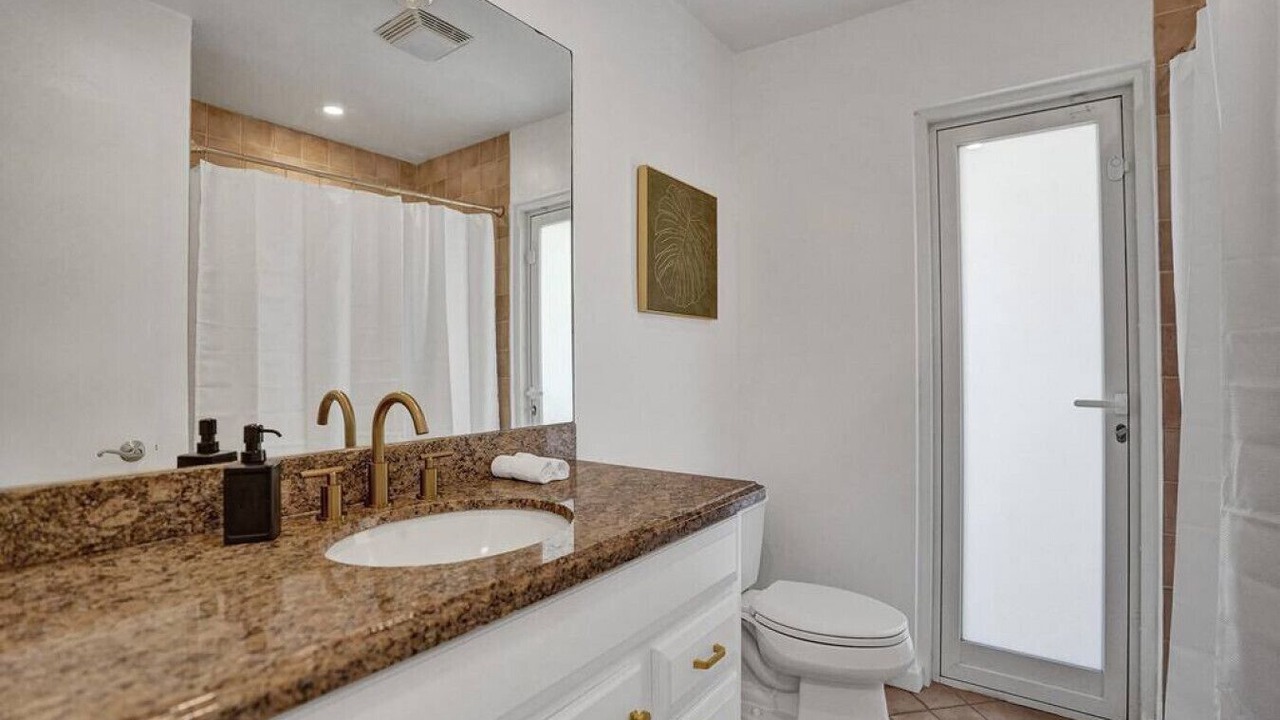 Photo of Bathroom in Imperial Point