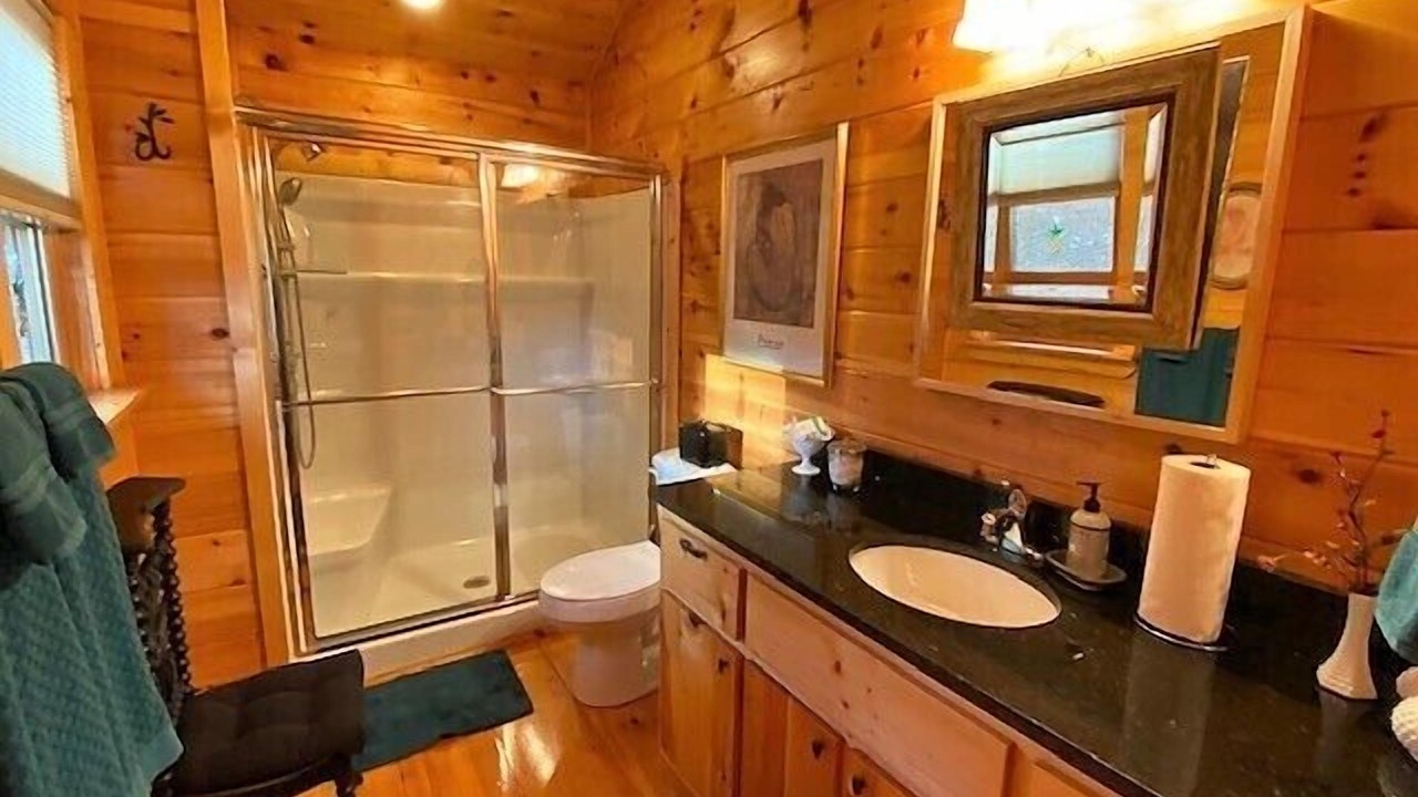 Photo of Bathroom in Unaka