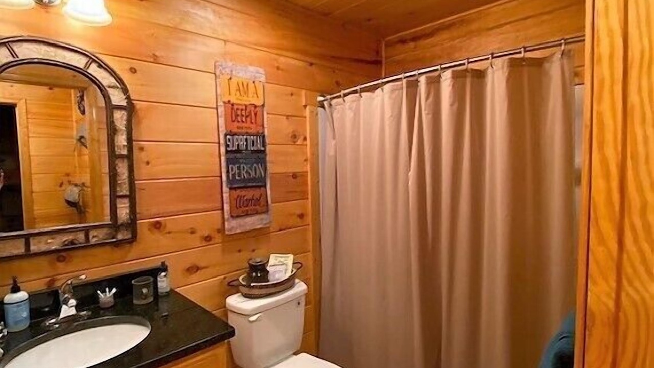 Photo of Bathroom in Unaka