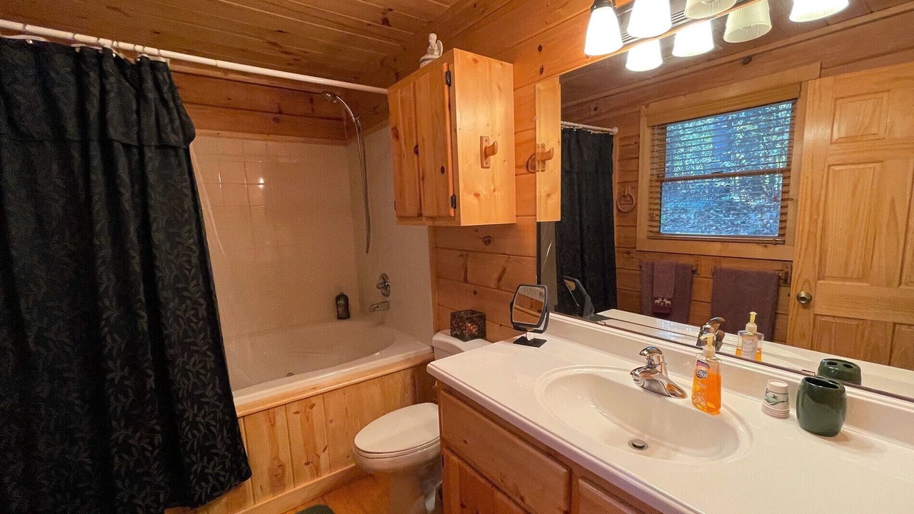 Photo of Bathroom in Murphy
