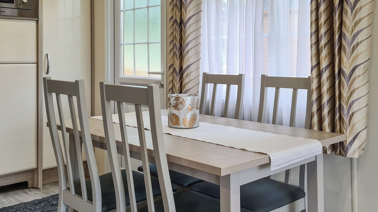 Photo of Others in Dollar