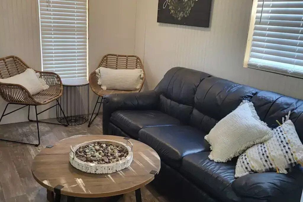 Photo of Livingroom in Proctor
