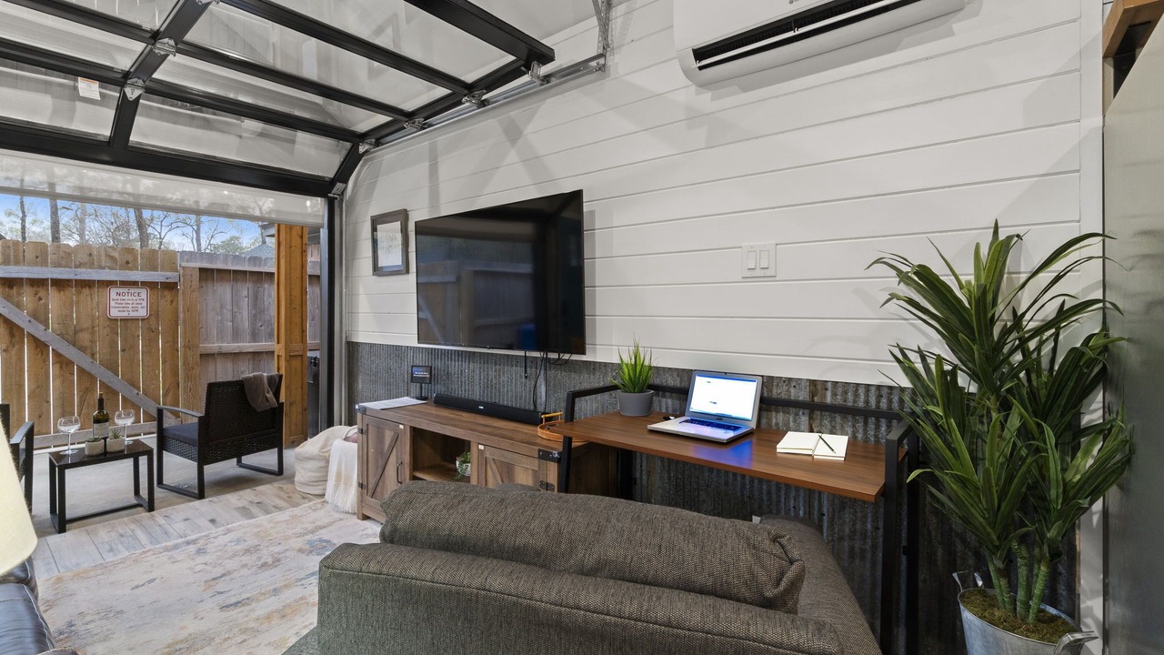 Photo of Livingroom in Spring