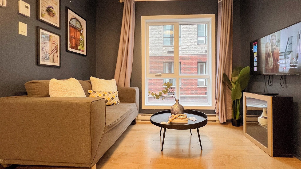Photo of Livingroom in Cote-Des-Neiges—Notre-Dame-De-Grace