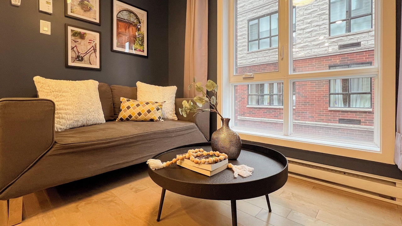 Photo of Livingroom in Cote-Des-Neiges—Notre-Dame-De-Grace