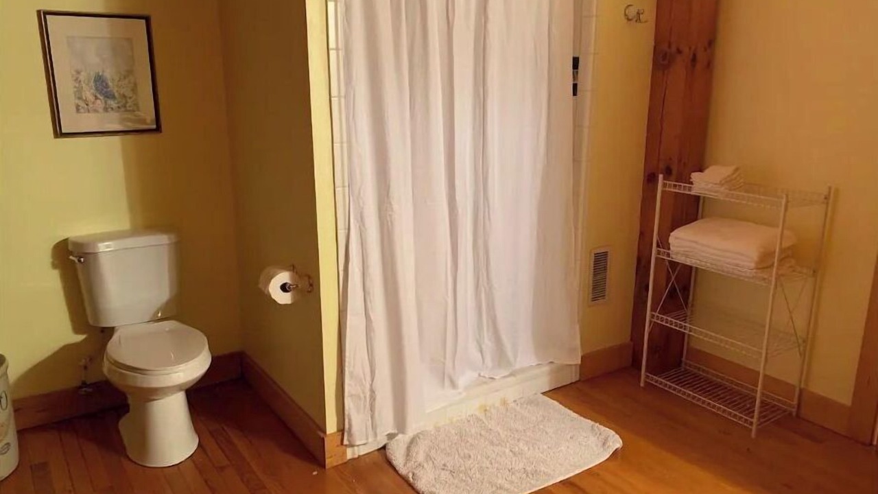 Photo of Bathroom in Peterson