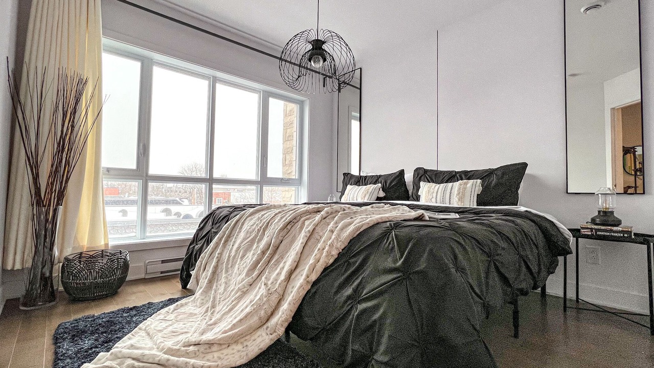 Photo of Bedroom in Cote-Des-Neiges—Notre-Dame-De-Grace