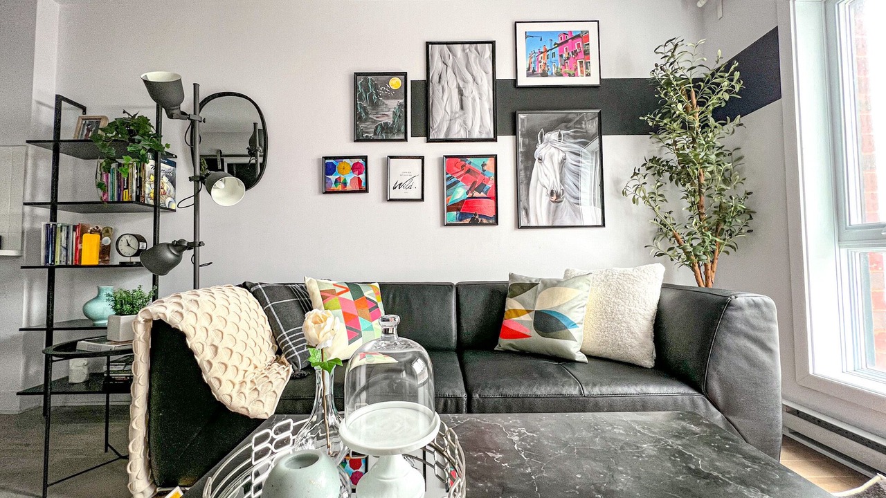 Photo of Livingroom in Cote-Des-Neiges—Notre-Dame-De-Grace