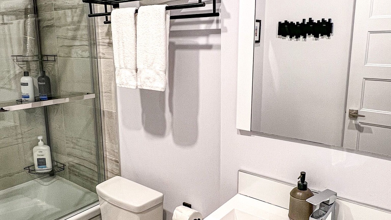 Photo of Bathroom in Cote-Des-Neiges—Notre-Dame-De-Grace