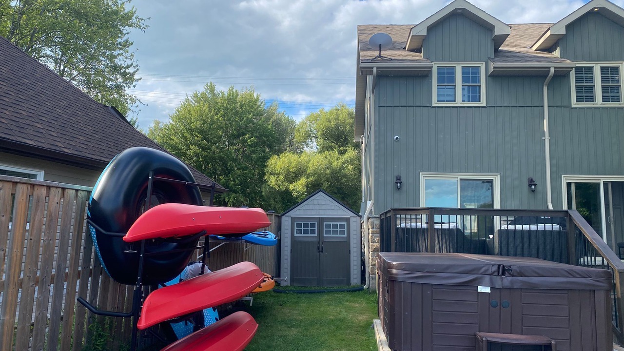 Photo of Outdoor in Brock