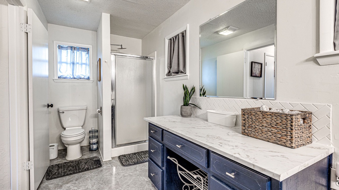 Photo of Bathroom in Hoyt