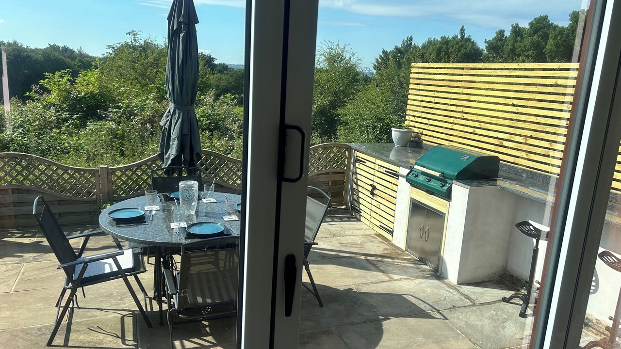 Photo of Outdoor in Rastrick