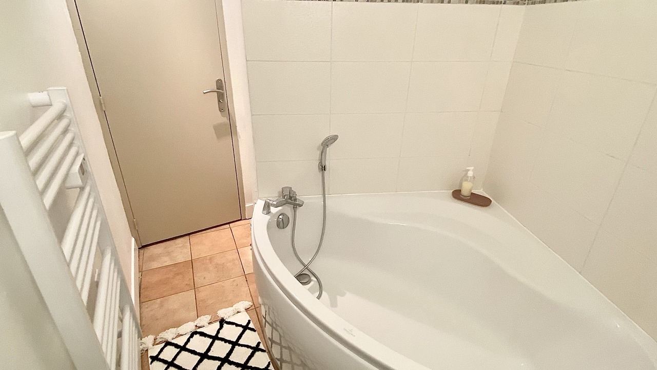 Photo of Bathroom in Faubourg