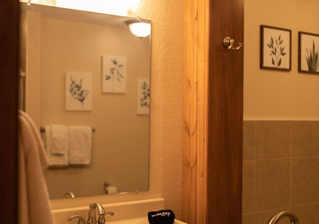Photo of Bathroom in Edray