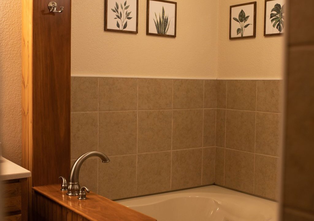 Photo of Bathroom in Edray