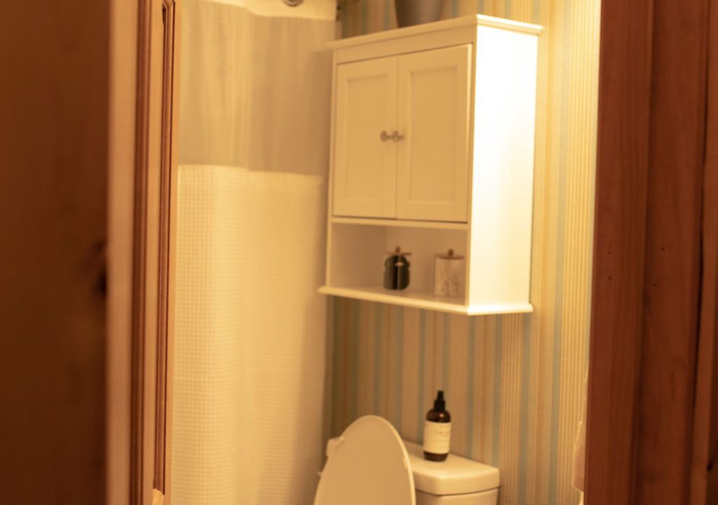 Photo of Bathroom in Edray