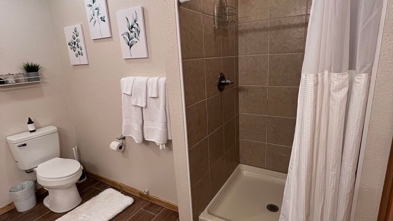Photo of Bathroom in Edray