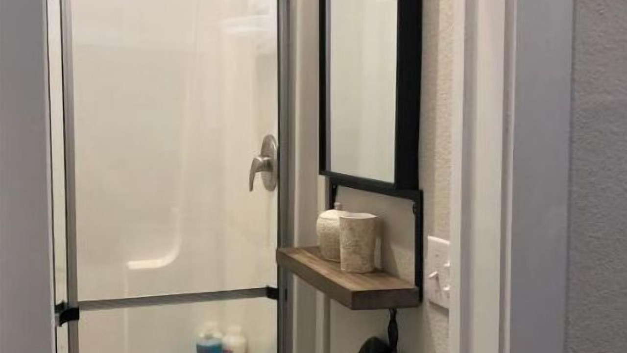 Photo of Bathroom in Canyon Lake