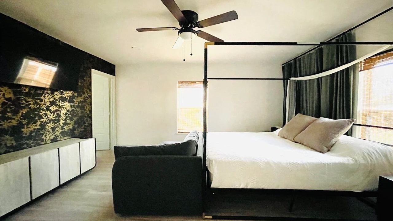 Photo of Bedroom in Oak Cliff