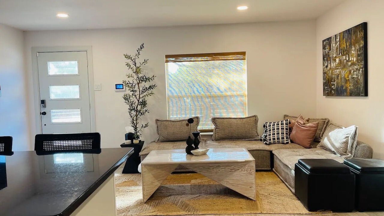 Photo of Livingroom in Oak Cliff